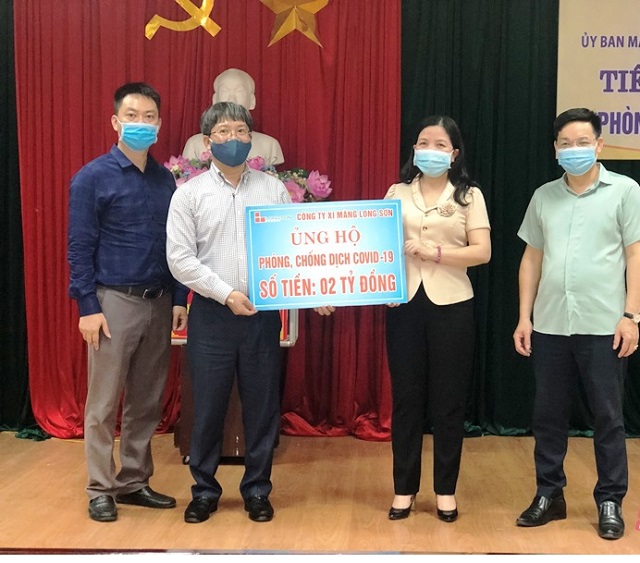Công ty Xi măng Long Sơn ủng hộ 5 tỷ đồng phòng, chống dịch Covid-19 và Quỹ cứu trợ tỉnh Thanh Hóa