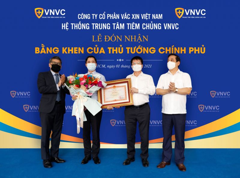 VNVC tự hào được nhận Bằng khen của Thủ tướng Chính phủ cho những đóng góp tích cực trong công tác phòng chống dịch Covid-19