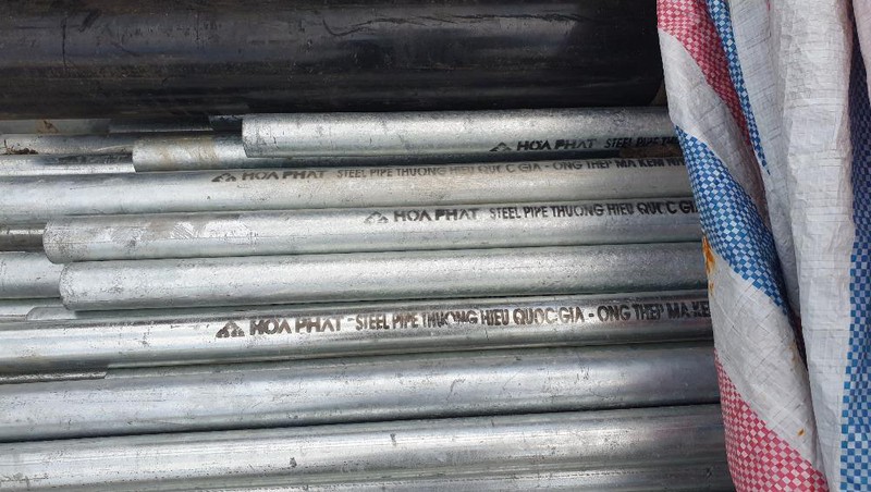 Bình Dương: Phát hiện trên 5 tấn thép xây dựng nghi giả mạo nhãn hiệu Hòa Phát