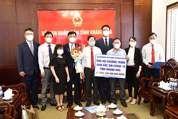 Công ty TNHH đóng tàu Hyundai Việt Nam (HVS) ủng hộ 500.000.000 đồng