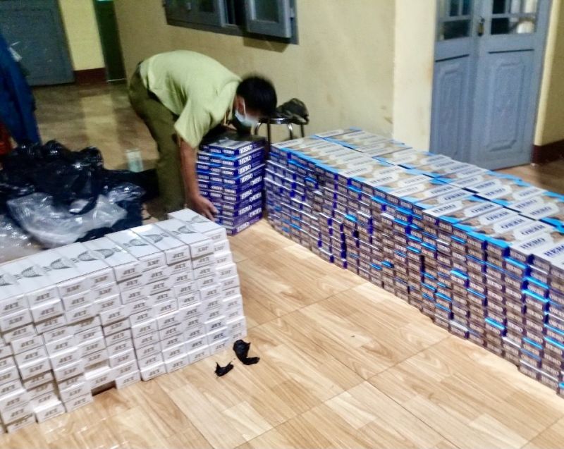 Bình Phước: Phát hiện hơn 5 tạ thịt, xương động vật đông lạnh cùng 7.000 bao thuốc lá điếu nhập lậu