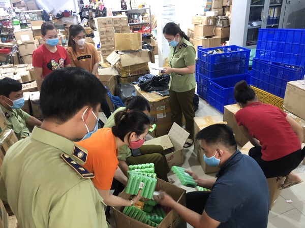 Bình Thuận: Tạm giữ 40.000 sản phẩm mỹ phẩm, thực phẩm chức năng không có nhãn phụ bằng tiếng Việt