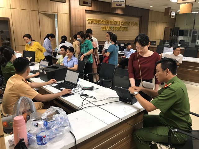 Thừa Thiên Huế: Cán đích 'Chiến dịch' cấp Căn cước công dân trước 23 ngày