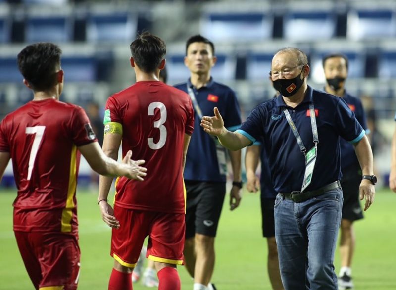 Chủ tịch nước Nguyễn Xuân Phúc thưởng 1 tỷ đồng cho đội tuyển Việt Nam