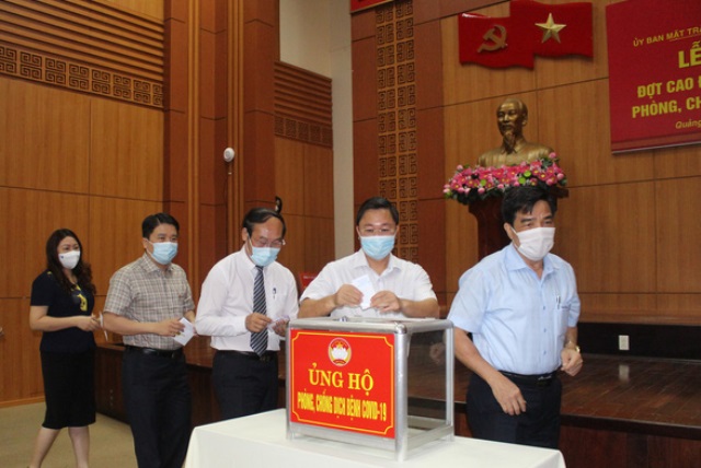 Lãnh đạo tỉnh Quảng Nam ủng hộ Quỹ phòng, chống dịch Covid-19
