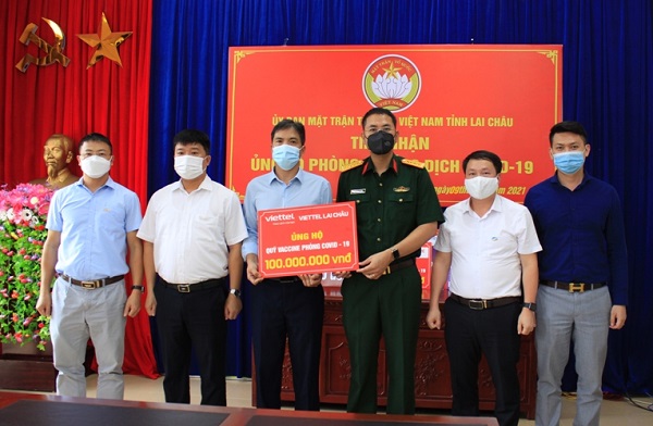 Lãnh đạo Viettel Lai Châu ủng hộ Quỹ phòng, chống Covid-19 tỉnh