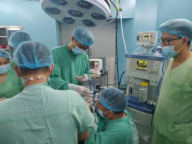 Bệnh viện Trung ương Huế: Cứu sống bệnh nhi 26 tháng tuổi hóc dị vật đường thở