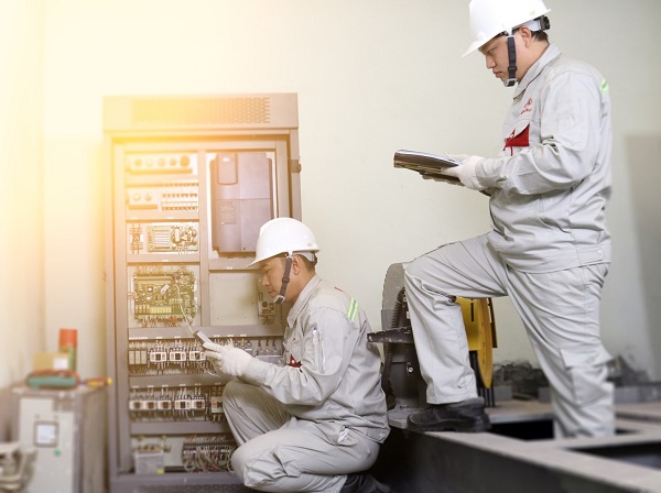 Nên chọn đơn vị nào khi bảo trì thang máy?