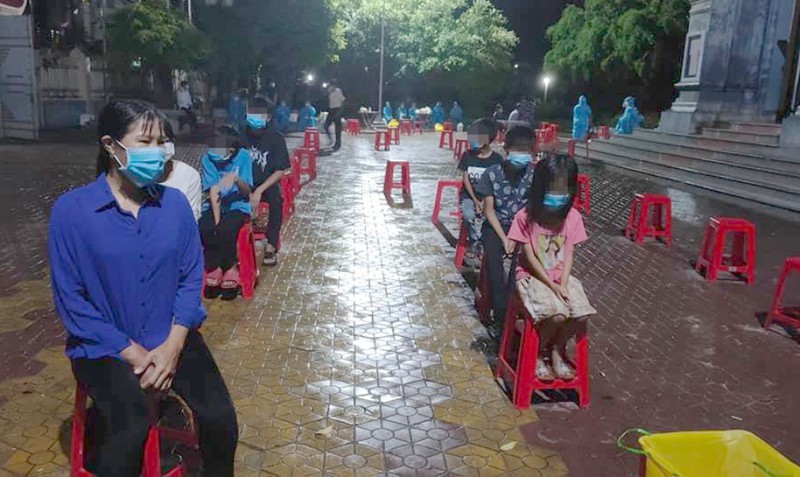 Hà Tĩnh: Thông báo tìm người từng đến 5 địa điểm liên quan các ca Covid-19