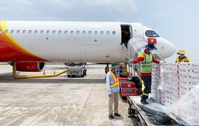 Vietjet hỗ trợ đưa vải thiều Việt Nam xuất ngoại