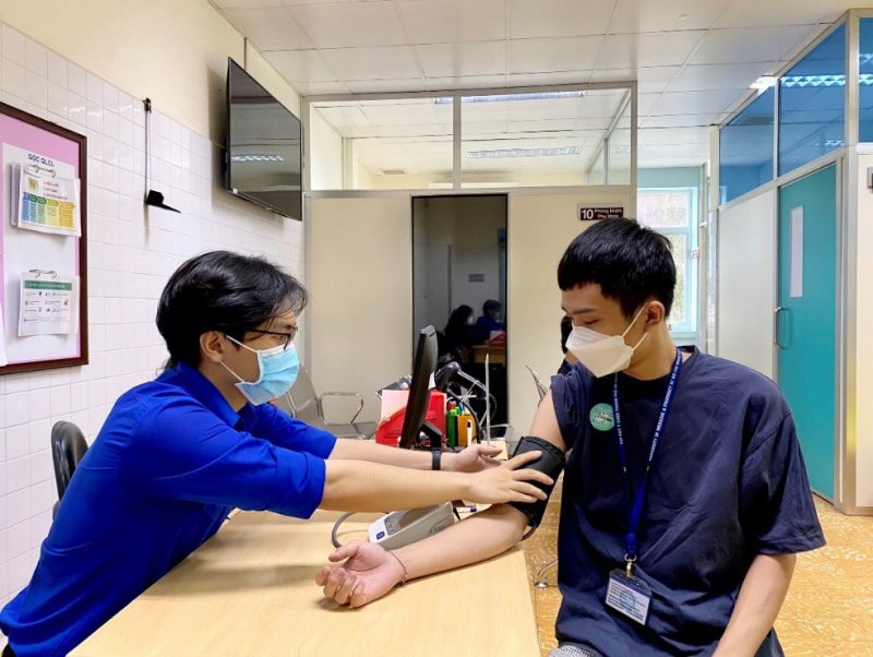 TP. HCM: Tiêm vắc-xin phòng Covid-19 cho sinh viên tham gia phòng chống dịch