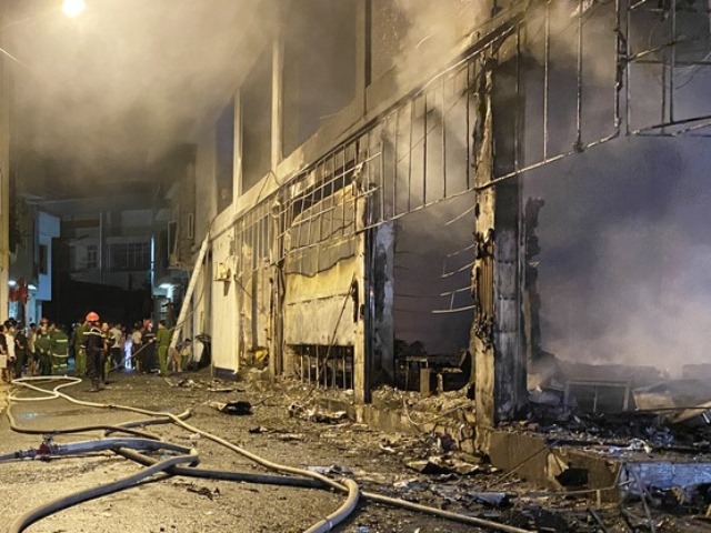 TP. Vinh (Nghệ An): Cháy lớn thiêu rụi phòng trà Fill, 6 người tử vong