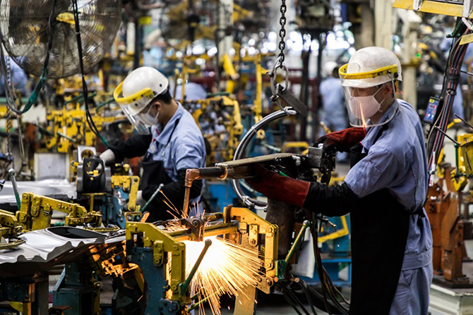 Chủ động điều hành thực hiện mục tiêu kép