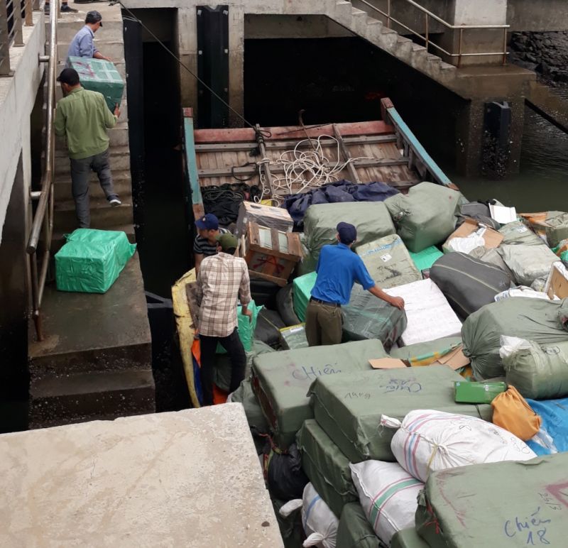 Vụ 2 tàu gỗ chở hàng lậu: Thu giữ gần 100.000 đơn vị sản phẩm