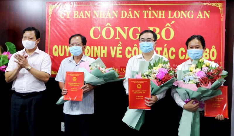 Long An: Trao quyết định, bổ nhiệm Giám đốc Sở Công Thương và Chánh văn phòng UBND tỉnh