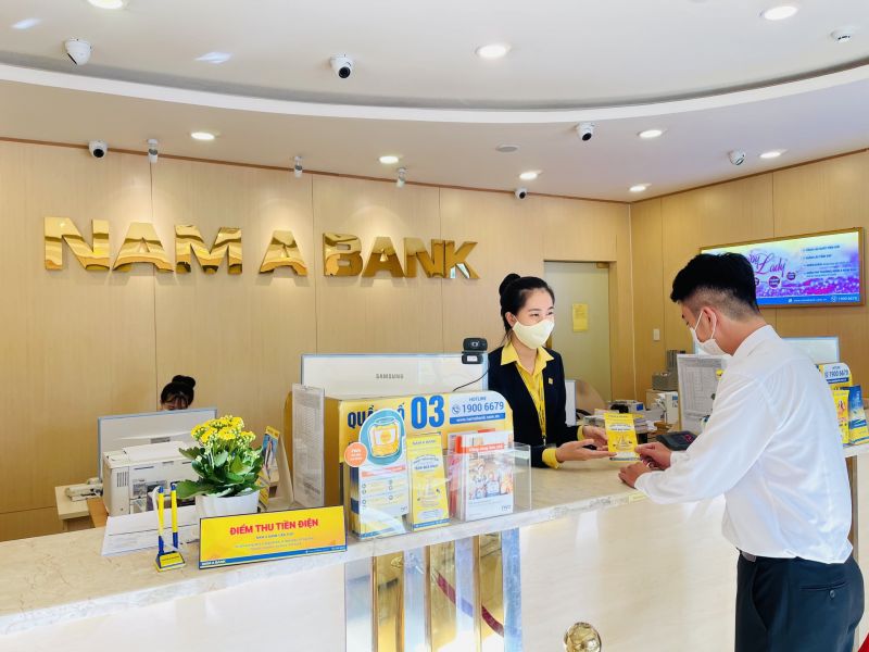 Khách hàng mở tài khoản tại Nam A Bank