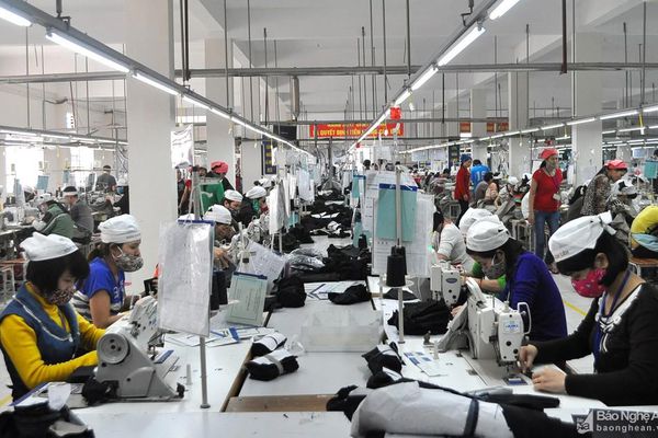 Nhà máy sản xuất linh kiện điện tử EM-Tech Việt Nam tại thành phố Vinh (Nghệ An)