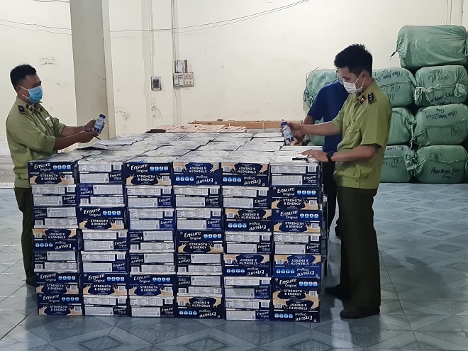 Phú Yên: Tạm giữ gần chục nghìn chai bia và sữa nước Ensure không rõ nguồn gốc