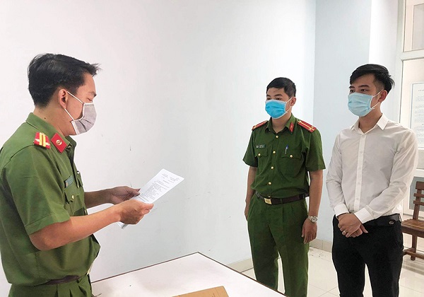 Cơ quan cảnh sát điều tra đọc lệnh khởi tố bị can đối với Nguyễn Quang Trọng