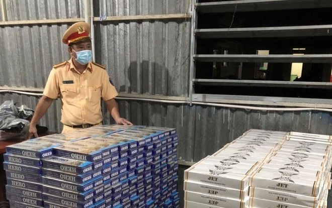 Đồng Tháp: Thu giữ 10 nghìn bao thuốc lá nhập lậu