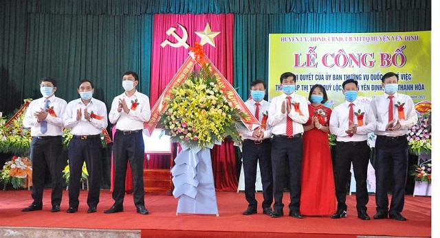 Lễ công bố Nghị quyết của Ủy Ban Thường vụ Quốc hội về thành lập thị trấn Quý Lộc.