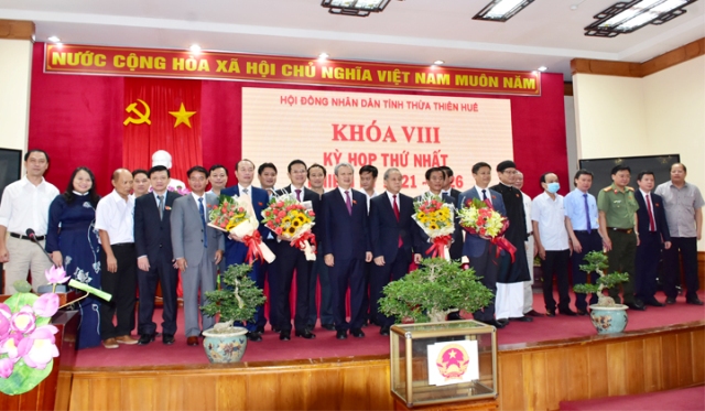 Ông Nguyễn Văn Phương và các phó chủ tịch, các ban của UBND tỉnh Thừa Thiên Huế