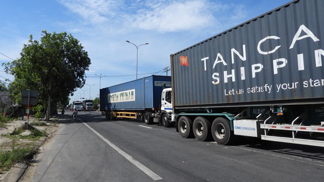 kể từ 0 giờ ngày 26/6, UBND TP. Đà Nẵng yêu cầu áp dụng thực hiện các biện pháp phòng, chống Covid-19 đối với phương tiện vận chuyển hàng hóa vào, ra TP.Đà Nẵng.