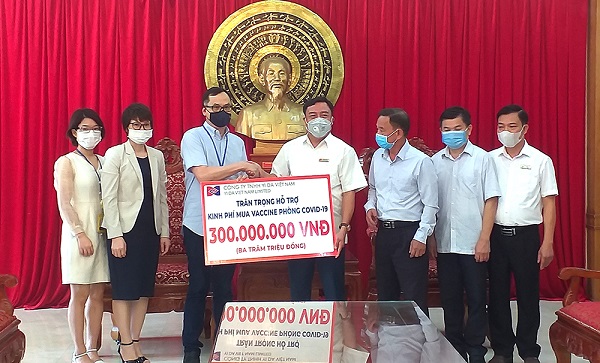 Phú Thọ: Tiếp nhận ủng hộ 300 triệu đồng vào Quỹ vacxin phòng chống COVID-19