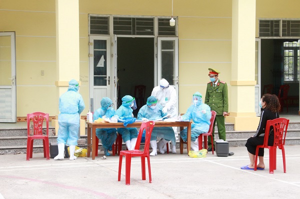 Huyện Vân Đồn (Quảng Ninh): Thần tốc truy vết, khoanh vùng dập dịch Covid-19
