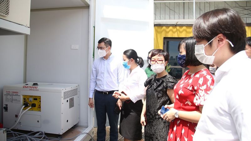 Hội Thầy thuốc trẻ Việt Nam giới thiệu container xét nghiệm lưu động Covid-19. Ảnh: Đăng Hải