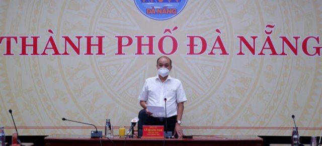 Ph&oacute; Chủ tịch UBND th&agrave;nh phố L&ecirc; Quang Nam chủ tr&igrave; cuộc họp ph&ograve;ng, chống Covid-19 chiều 1/7.