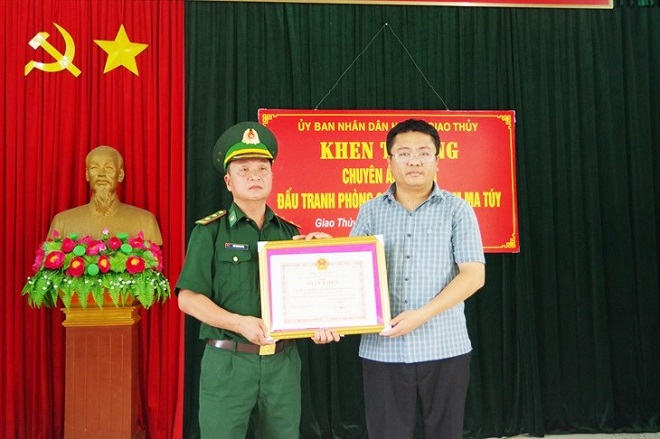 Biên phòng Nam Định: Bắt giữ đối tượng vận chuyển trái phép ma túy