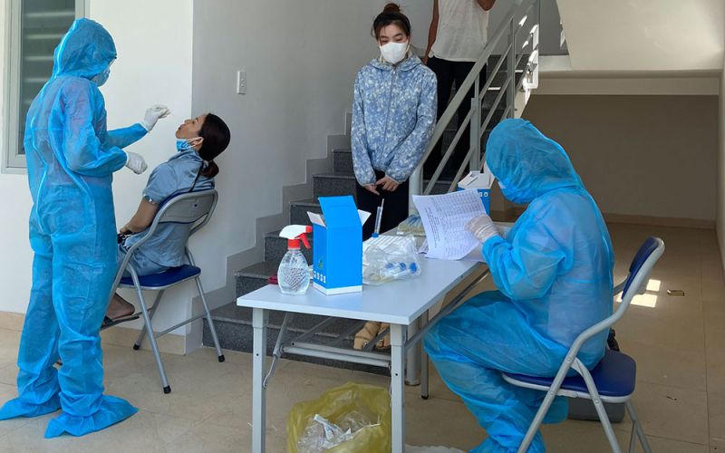 Bình Dương: Lấy mẫu tầm soát cộng đồng và xét nghiệm sàng lọc diện rộng COVID-19