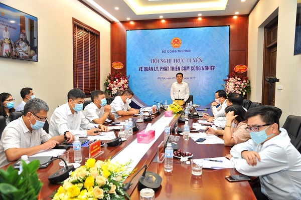Bộ trưởng Bộ Công Thương Nguyễn Hồng Diên vừa chủ trì Hội nghị trực tuyến với 63 tỉnh, thành phố trực thuộc Trung ương về công tác quản lý, phát triển cụm công nghiệp