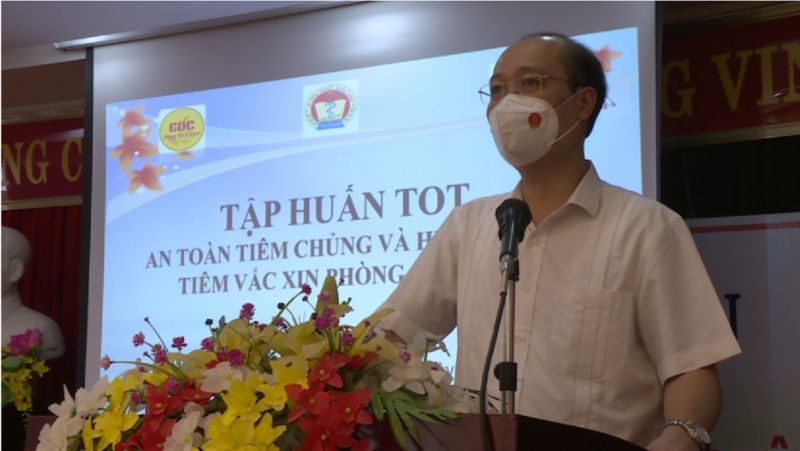 Thái Nguyên: Đồng chí Đặng Ngọc Huy - Giám đốc Sở Y tế phát biểu tại buổi tập huấn TOT về an toàn tiêm chủng và hướng dẫn tiêm vắc xin phòng Covid-19