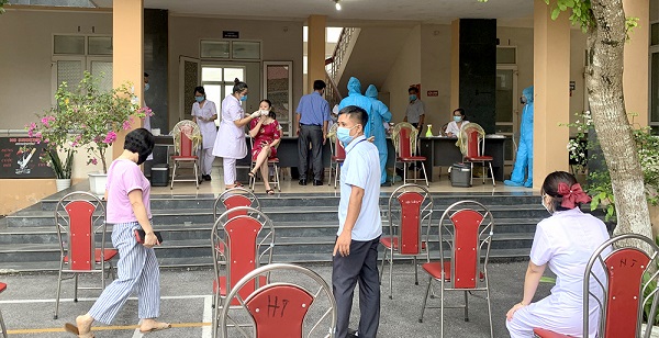 Phú Thọ: Xét nghiệm sàng lọc SARS-CoV-2 cho lực lượng tham gia tổ chức Kỳ thi tốt nghiệp THPT