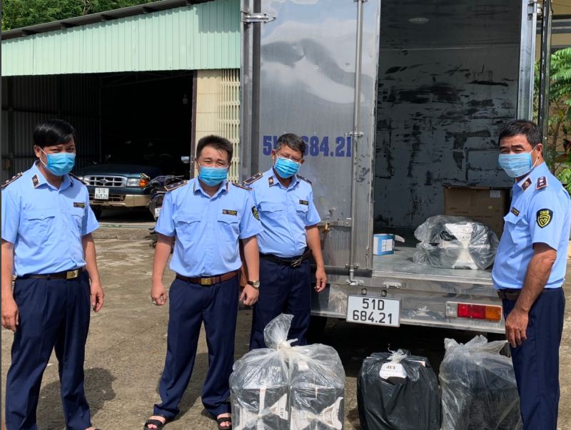 Long An: Tạm giữ trên 2.000 bao thuốc lá điếu nhập lậu không hóa đơn, chứng từ