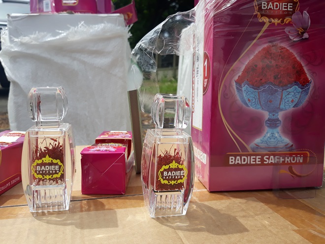 Hải Phòng: Thu giữ 15.000 hộp nước hoa và hơn 50 kg nhụy hoa nghệ tây “vô chủ”