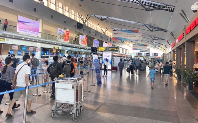 Các cửa ngõ ra vào tại Sân bay quốc tế Đà Nẵng đều được lực lượng an ninh kiểm soát chặt chẽ