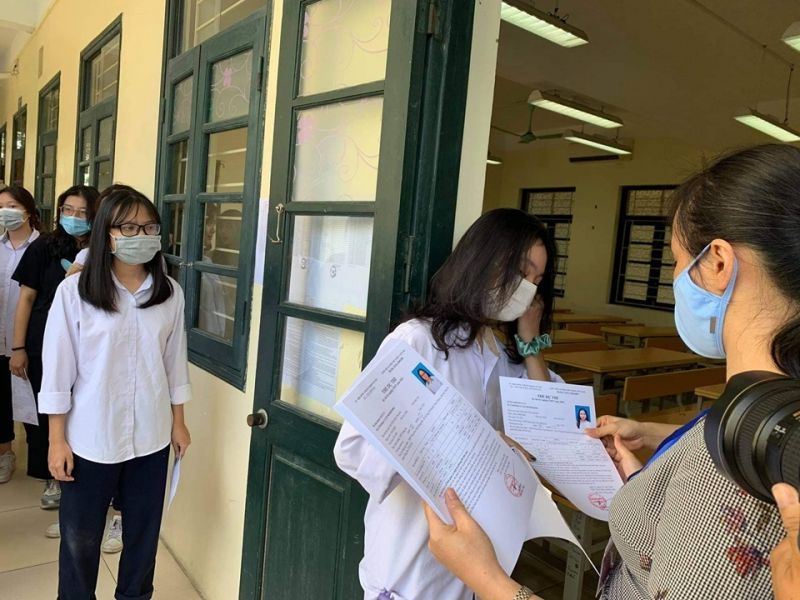 Đồng Tháp: Tạm dừng công tác coi thi ở 1 điểm thi tốt nghiệp THPT do ảnh hưởng dịch Covid-19