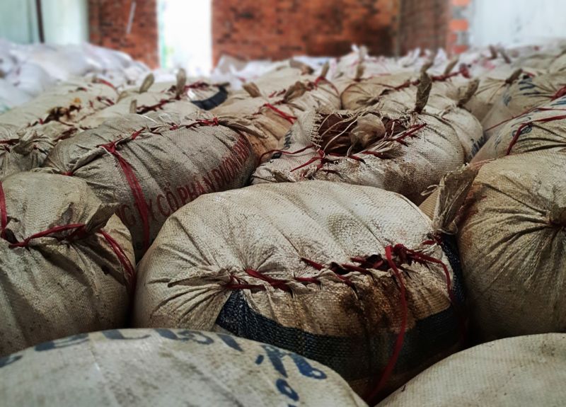 Đà Nẵng: Phát hiện, thu giữ kho chứa 15 tấn tương ớt bốc mùi hôi không rõ nguồn gốc xuất xứ