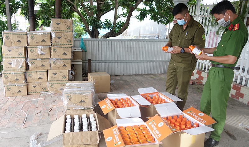 Phát hiện số lượng lớn thuốc bảo vệ thực vật "vô chủ" được tập kết bên lề Quốc lộ 91