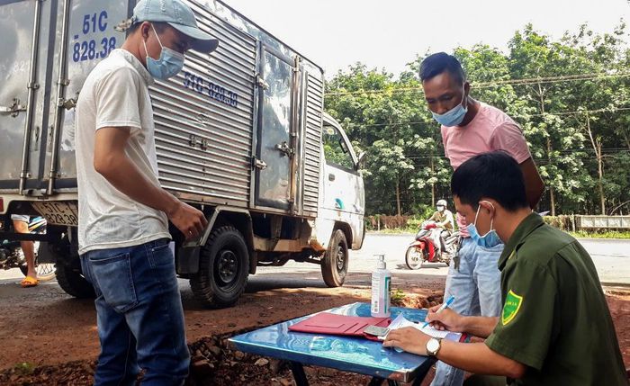 Bình Phước: Giãn cách xã hội một số huyện, thành phố từ 12h ngày 11/7