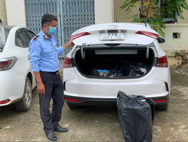 Long An: Liên tiếp bắt giữ xe ô tô vận chuyển thuốc lá điếu nhập lậu