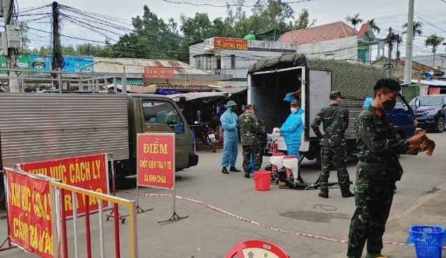 Quảng Ngãi: Thêm 14 ca mắc mới, tăng tốc xét nghiệm diện rộng