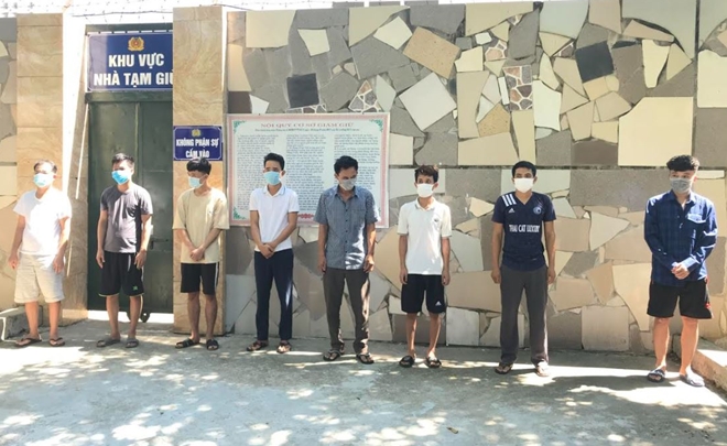 Nghệ An: Bắt 8 đối tượng trong đường dây cá độ bóng đá hơn 1,6 tỷ đồng