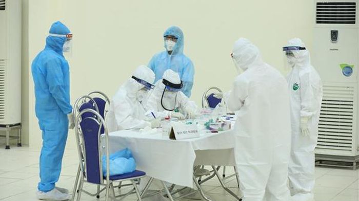 Trưa 12/7: Thêm 1.112 ca mắc COVID-19 mới, riêng TP Hồ Chí Minh 879 ca