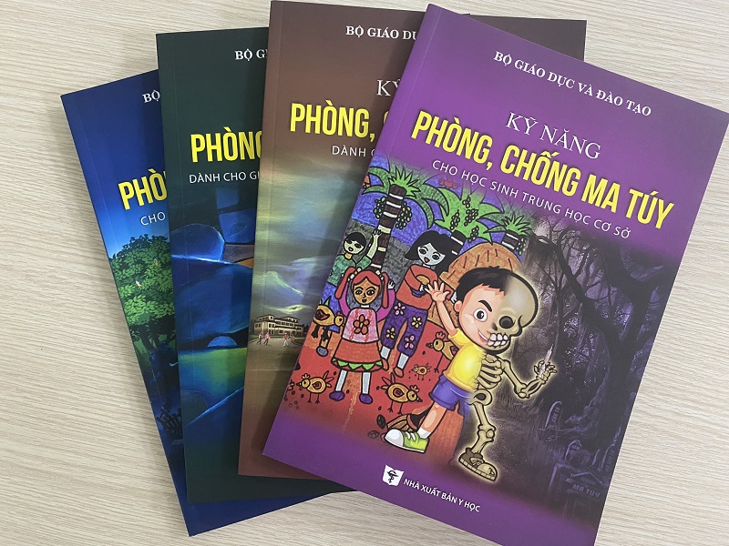 Bộ tài liệu phòng chống ma túy cho học sinh trung học sơ sở được phổ cập là điều cần thiết