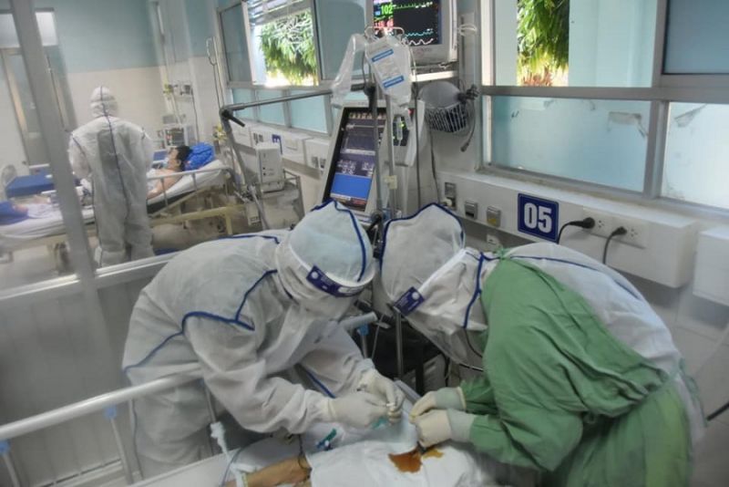 Bộ Y tế yêu cầu các đơn vị y tế trên toàn quốc sẵn sàng thu dung, điều trị bệnh nhân Covid-19 nặng
