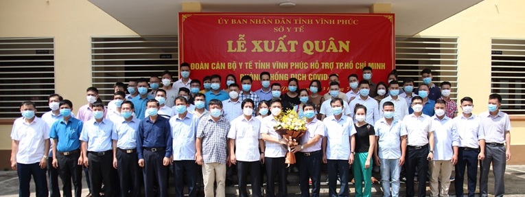 40 cán bộ y tế ở Vĩnh Phúc lên đường hỗ trợ TP. HCM chống dịch Covid-19